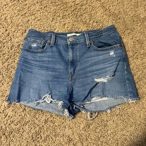 Levi High Rise Shorts size 30